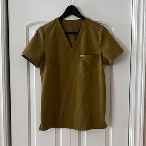 FIGS Scrub Top & Joggers